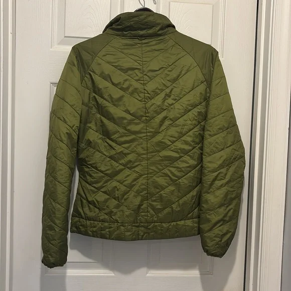 Patagonia Women's Green Puffer Jacket - Picture 6 of 7